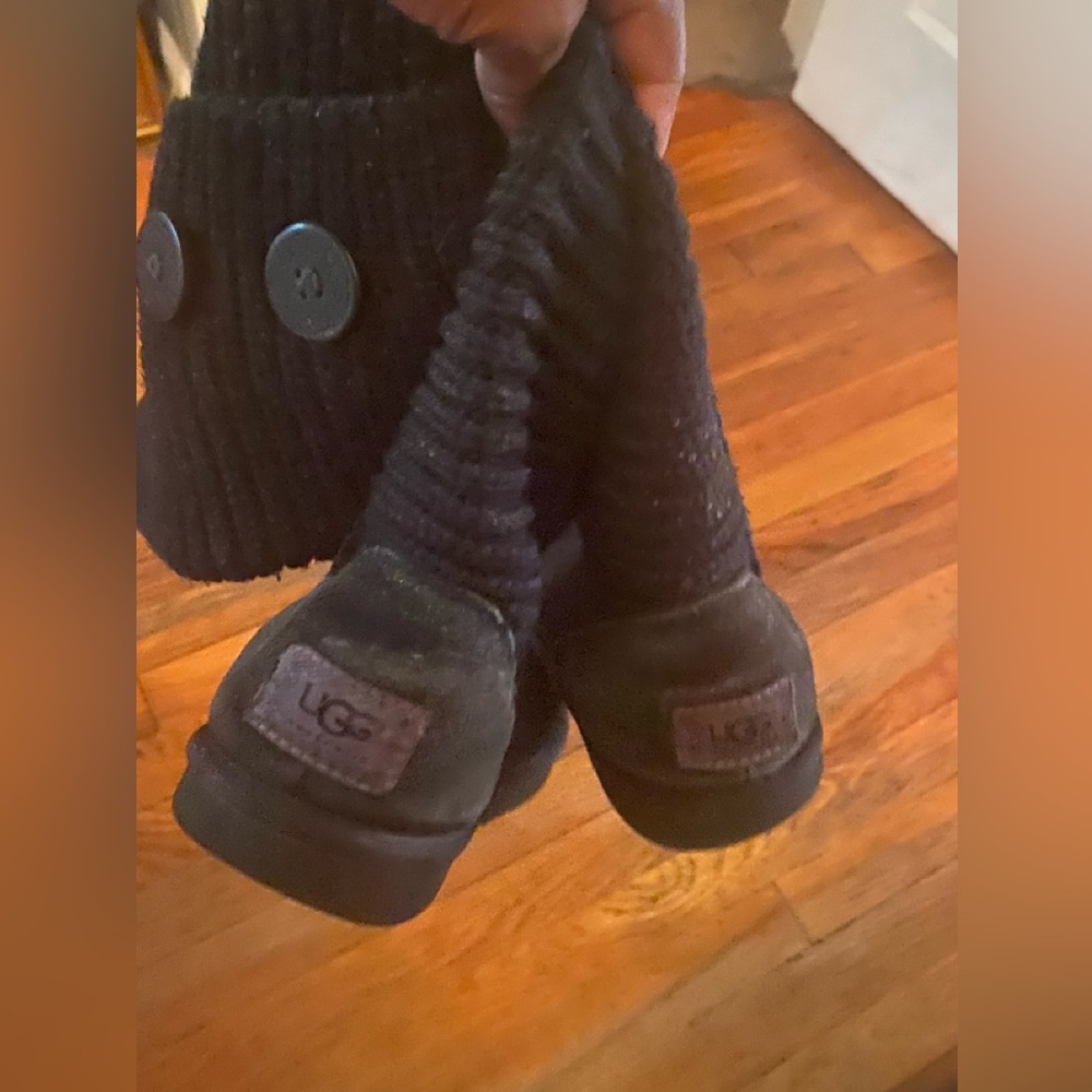 UGG Classic Black Cardy II, Ugg S/N 5819 - women’s Sweater & Suede Boot, 9 - Picture 5 of 12